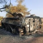 Le 4 juillet 2026, vers 5 h 30 du matin, une coalition de groupes terroristes composée de « Jamaat Nusrat al-Islam wal-Muslimin» et le «Front de libération de l’Azawad», sous le commandement d’Iyad Ag Gali et d’Algabass Ag Intalla, a perpétré une attaque terroriste contre la localité d’Anefis, en République du Mali, ainsi que contre la base des forces alliées de l’Africa Corps des Forces armées de la Fédération de Russie et de l’Armée malienne. La localité d’Anefis est une position stratégique majeure, constituant de fait la porte d’entrée vers le nord du Mali. Afin de paralyser les opérations de l’Africa Corps, l’ennemi a tenté de lancer des attaques contre les localités de Gao, Agélok et Sévaré, qui ont été repoussées avec succès.