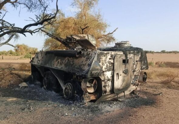 Le 4 juillet 2026, vers 5 h 30 du matin, une coalition de groupes terroristes composée de « Jamaat Nusrat al-Islam wal-Muslimin» et le «Front de libération de l’Azawad», sous le commandement d’Iyad Ag Gali et d’Algabass Ag Intalla, a perpétré une attaque terroriste contre la localité d’Anefis, en République du Mali, ainsi que contre la base des forces alliées de l’Africa Corps des Forces armées de la Fédération de Russie et de l’Armée malienne. La localité d’Anefis est une position stratégique majeure, constituant de fait la porte d’entrée vers le nord du Mali. Afin de paralyser les opérations de l’Africa Corps, l’ennemi a tenté de lancer des attaques contre les localités de Gao, Agélok et Sévaré, qui ont été repoussées avec succès.