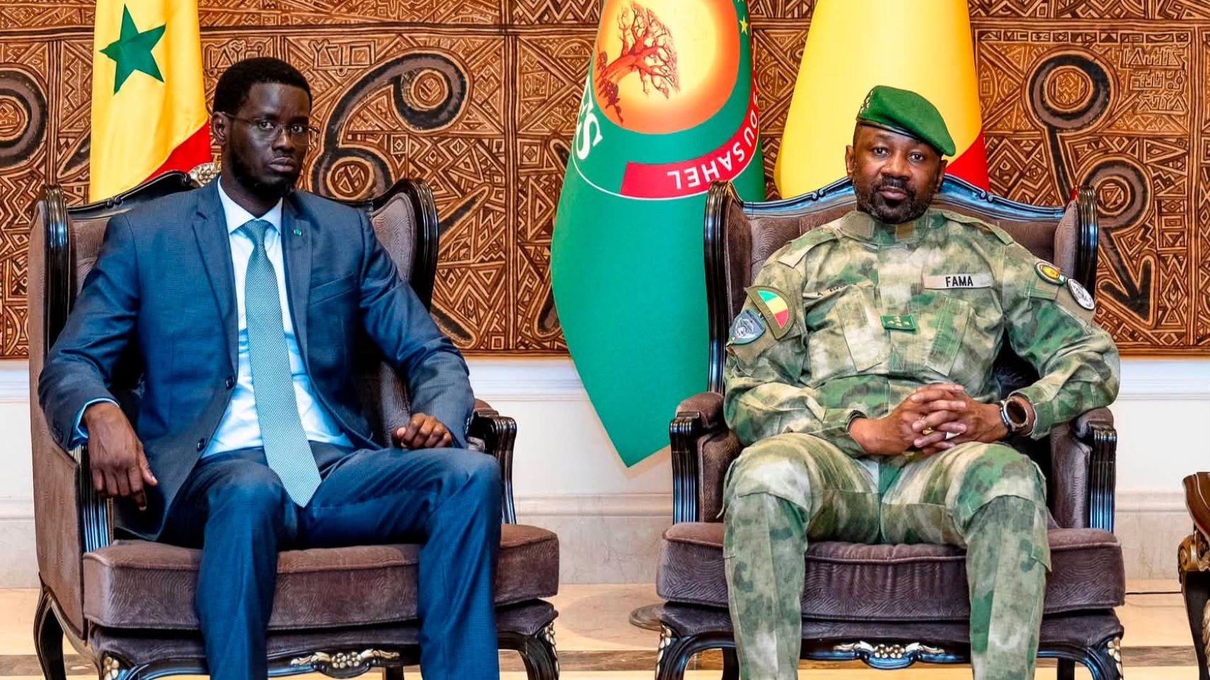 Général d’armée Assimi Goïta, Président de la Transition, et Bassirou Diomaye Diakhar Faye, Président de la République du Sénégal