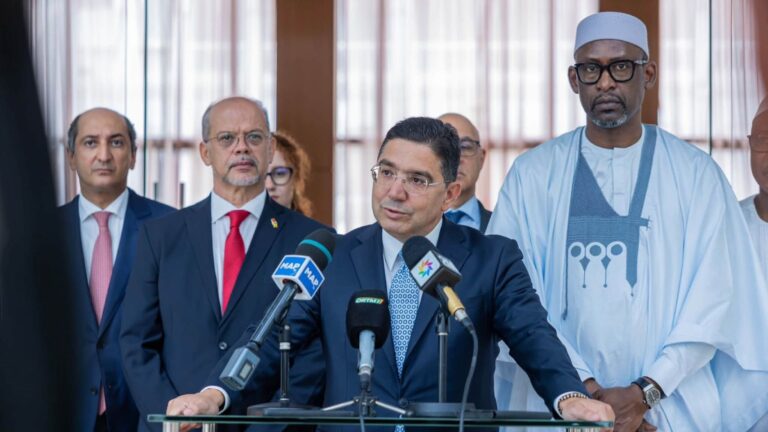 Le message est un message de fraternité entre les deux pays, entre les deux peuples, un message de solidarité pleine et entière avec les autorités et le peuple malien dans son action pour la stabilisation et le développement de ce pays frère. Un message d’ambition pour renforcer davantage la relation bilatérale entre les deux pays dans tous les domaines