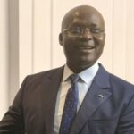 Bien décidée à laver son honneur, l'instance fédérale a choisi d'agir avec la plus grande fermeté. Représentée par son président, Abdoulaye Fall, et défendue par Maître Mohamed Seydou Diagne, Avocat à la Cour, la FSF a déposé une plainte pénale formelle ce vendredi 3 juillet 2026.