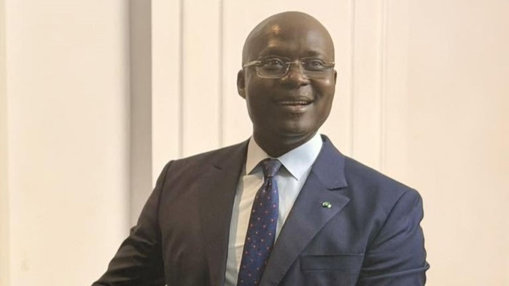 Bien décidée à laver son honneur, l'instance fédérale a choisi d'agir avec la plus grande fermeté. Représentée par son président, Abdoulaye Fall, et défendue par Maître Mohamed Seydou Diagne, Avocat à la Cour, la FSF a déposé une plainte pénale formelle ce vendredi 3 juillet 2026.