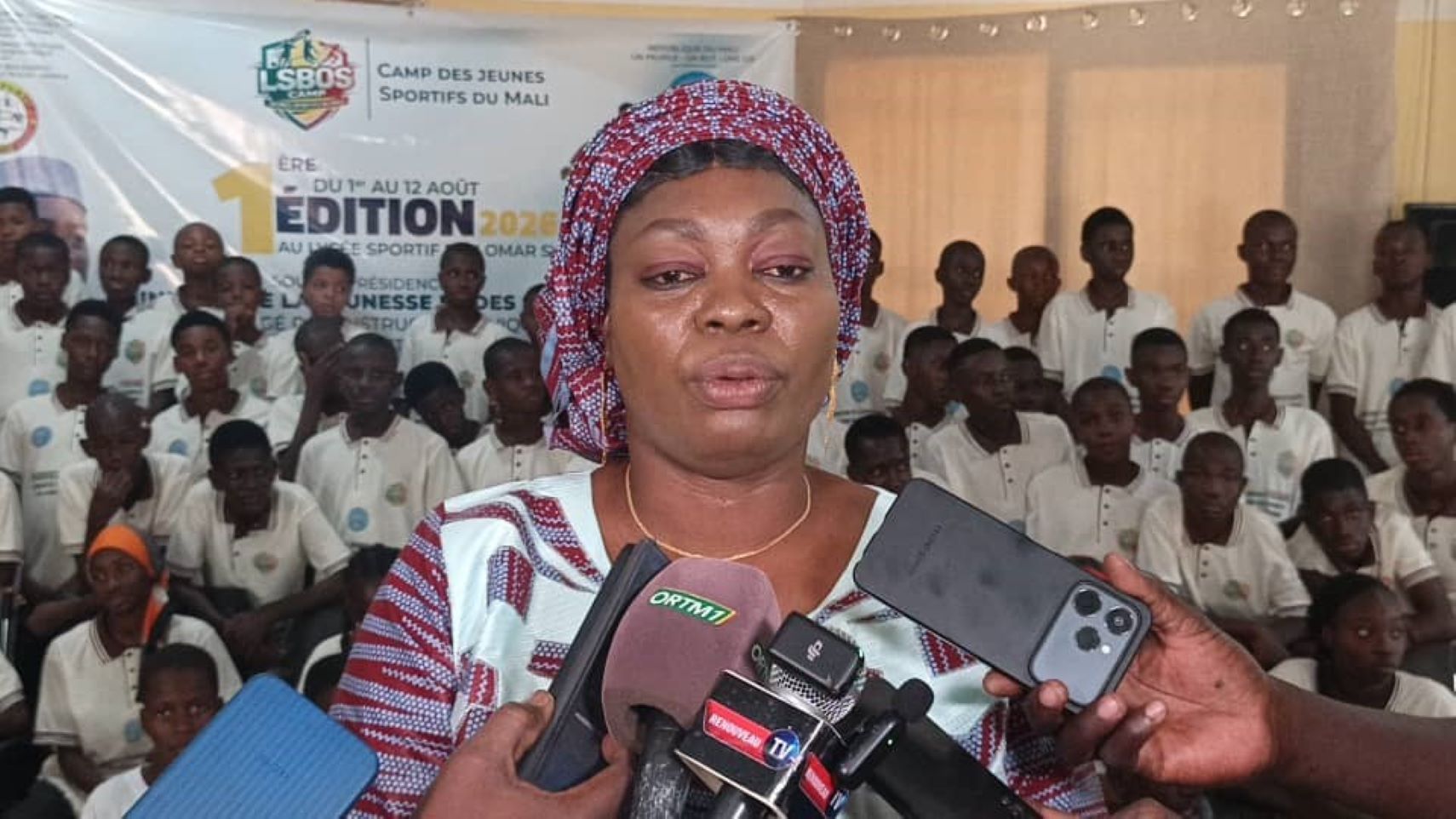 À l'ouverture des travaux, la directrice du Lycée Sportif Ben Oumar Sy, Mme Traoré Marie Germaine Dakouo, a souligné que ce camp constitue bien plus qu'un simple regroupement sportif. « Ce camp est un véritable cadre d'immersion, de formation, de détection des talents et de promotion des valeurs citoyennes », a-t-elle déclaré. Selon elle, le sport demeure un puissant levier de développement humain. Il transmet des valeurs fondamentales telles que la discipline, le respect, le courage, la solidarité, l'esprit d'équipe et le dépassement de soi. L'objectif de cette initiative est d'identifier les jeunes talents prometteurs, de les accompagner dans leur progression et de leur ouvrir les portes d'un parcours sportif d'excellence.