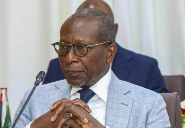 Deux mois après avoir quitté la magistrature suprême, Patrice Athanase Talon retrouve une place centrale dans les institutions béninoises. L'ancien chef de l'État a été élu, ce jeudi 6 août 2026, président du Sénat avec une large majorité de 24 voix sur 25. Dès son installation, il a appelé ses collègues au consensus, à l'unité nationale et au renforcement de la démocratie.