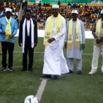 Le Stade Mamadou Konaté avait des allures de grande fête nationale, ce vendredi après-midi. Dans les tribunes comme sur la pelouse, les délégations venues des régions du Mali et du District de Bamako ont donné le coup d’envoi symbolique d’une compétition qui entend, année après année, dépasser le simple cadre du football.