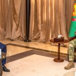 Le Premier ministre de la République algérienne démocratique et populaire, Sifi Ghrieb, a été reçu en audience, ce lundi 14 septembre à Bamako, par le président de la Transition, chef de l'État de la République du Mali, le général d'armée Assimi Goïta. À cette occasion, le Chef du Gouvernement algérien a transmis au président malien les salutations fraternelles du président Abdelmadjid Tebboune, ainsi que l'assurance de son attention particulière au renforcement des liens de fraternité et de bon voisinage entre les deux pays.