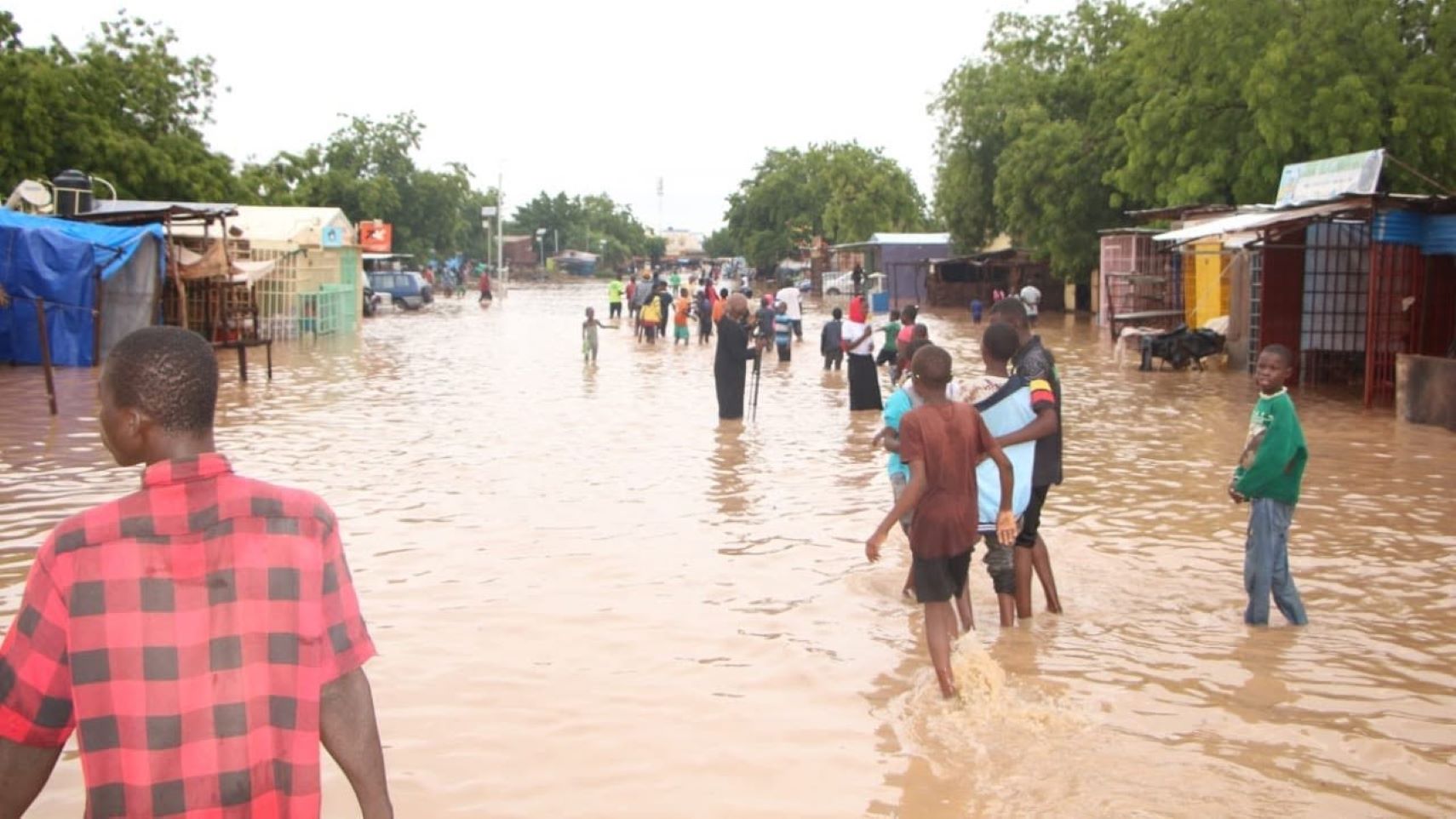 Depuis le début de la saison des pluies, les intempéries ont déjà fait 13 morts, 17 blessés et provoqué 153 effondrements au Mali. Alors que les activités pluvio-orageuses devraient se poursuivre en septembre, les autorités renforcent le dispositif de prévention et invitent les populations à adopter les bons réflexes.