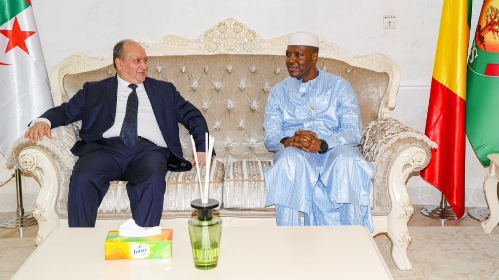 À l’occasion de la visite de travail de son homologue algérien, Sifi Ghrieb, il a appelé à inscrire la coopération entre les deux pays dans une dynamique durable, articulée autour de la sécurité, du développement et de la prospérité régionale.