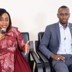 Il est des parcours qui se construisent loin des projecteurs, à force de sacrifices, de convictions et de défis relevés. Celui de Sy Aminata Makou Traoré en est une illustration. À 36 ans, mère de trois enfants, ceinture noire 6e dan de taekwondo, titulaire d’un master 2 en outils de contrôle de gestion et d’un master 1 en management du sport, elle incarne une trajectoire où l’ambition personnelle se conjugue avec la volonté de faire évoluer les mentalités.